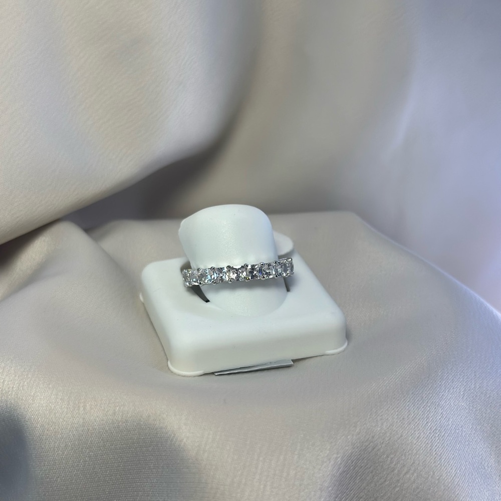 Elegant Silver Band with Clear Stones